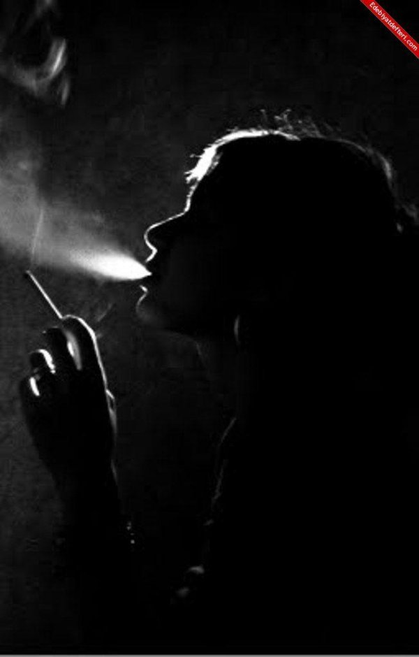 Девушка с сигаретой