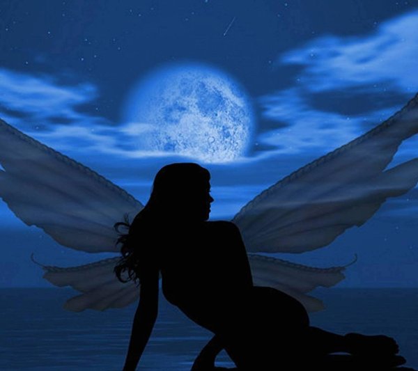 Девушка на месяце