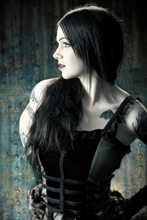 С девушками готика