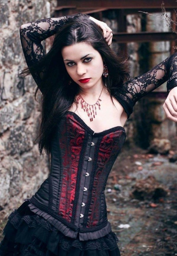 С девушками готика