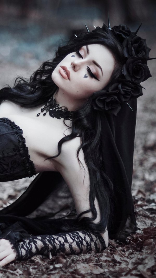 С девушками готика