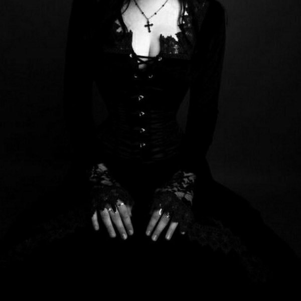 С девушками готика