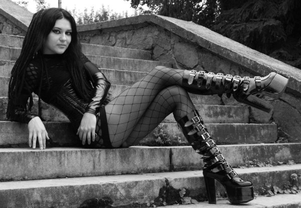 С девушками готика