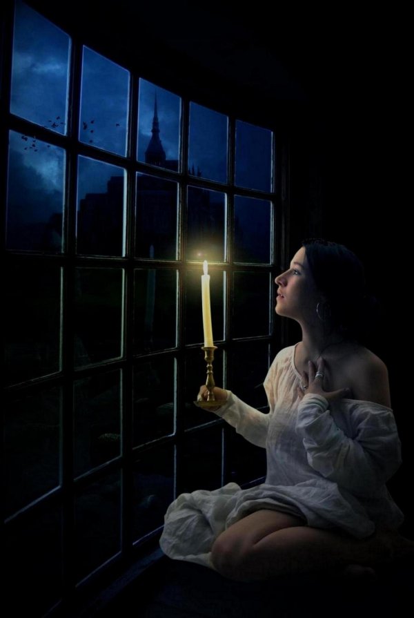 Девушка и свеча