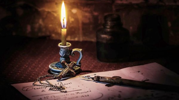 Девушка и свеча