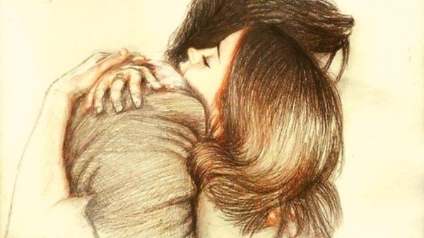 Девушка обнимает мужчину