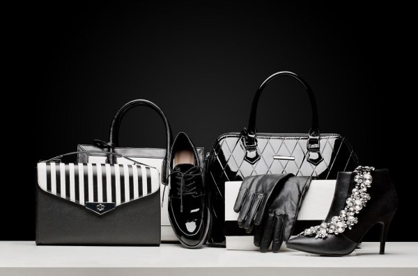 Девушка с сумкой