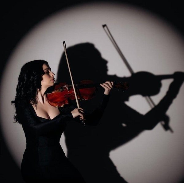 Скрипки с девушками