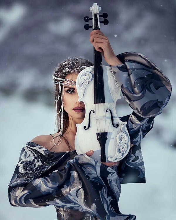 Скрипки с девушками