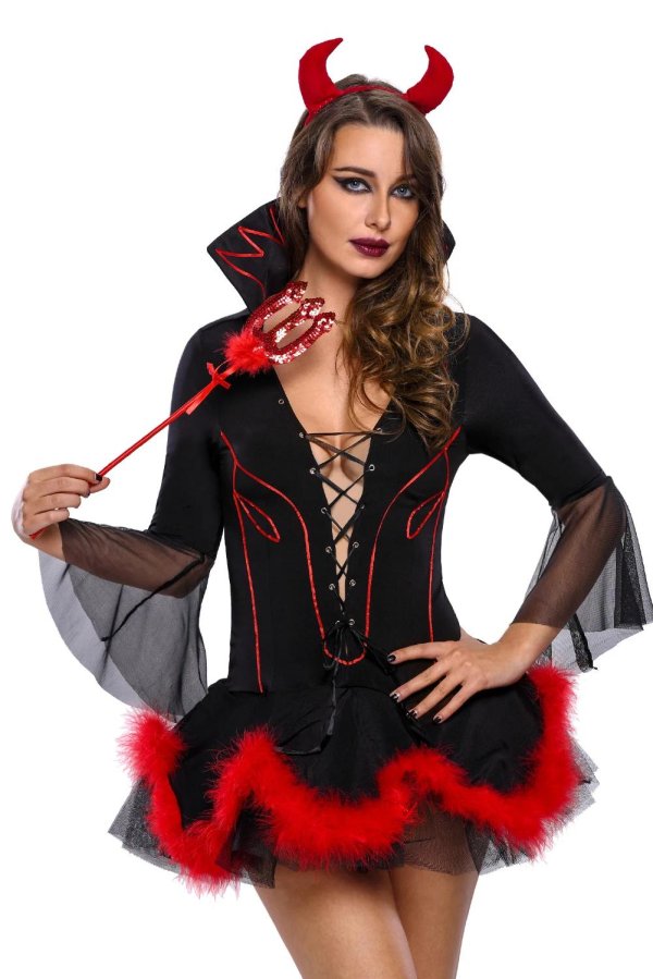 С девушками дьяволицами