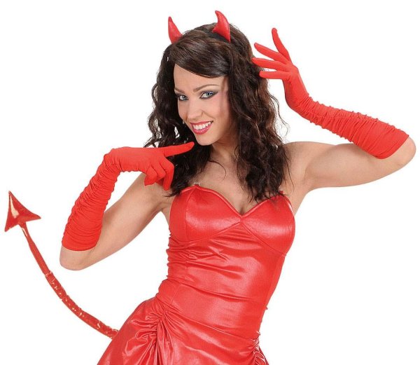 С девушками дьяволицами