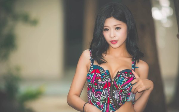 Девушка из азии