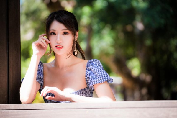 Девушка из азии