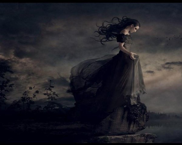 Девушка на обрыве