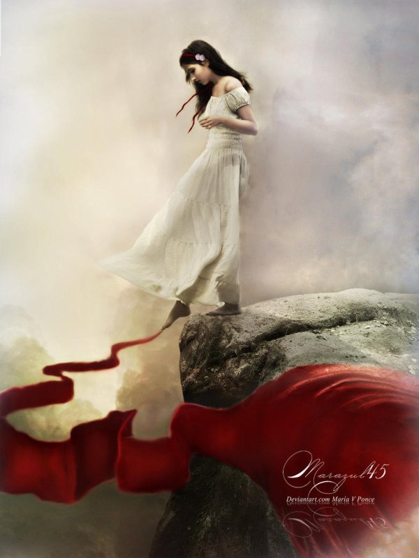 Девушка на обрыве