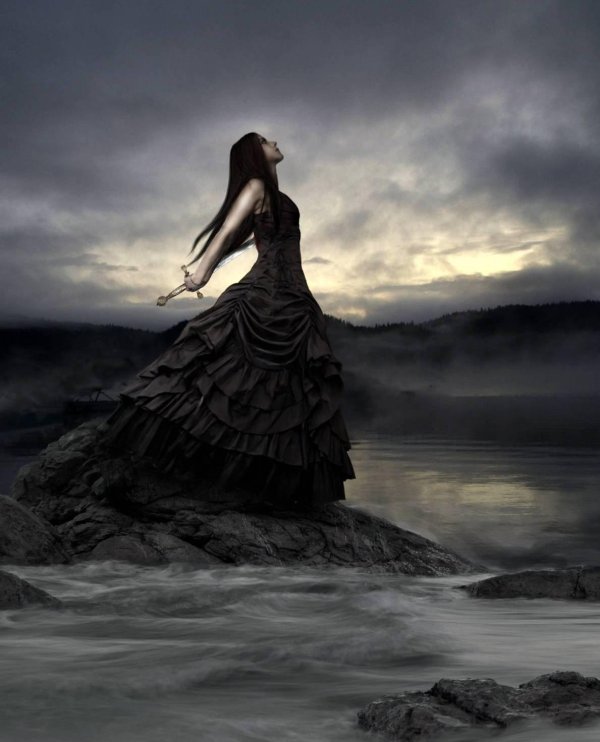 Девушка на обрыве