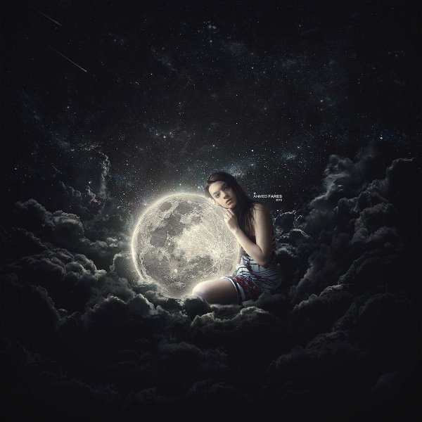 Девушка под луной