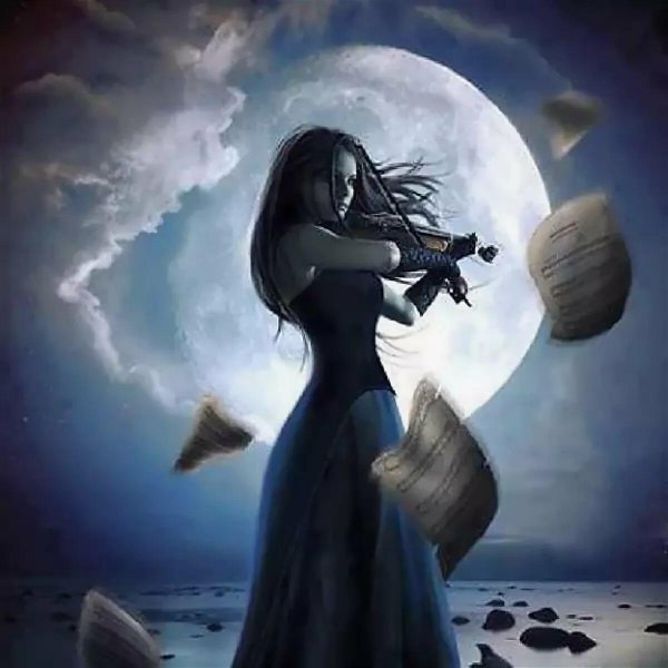 Девушка под луной