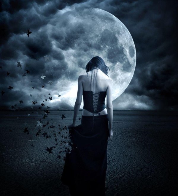 Девушка под луной