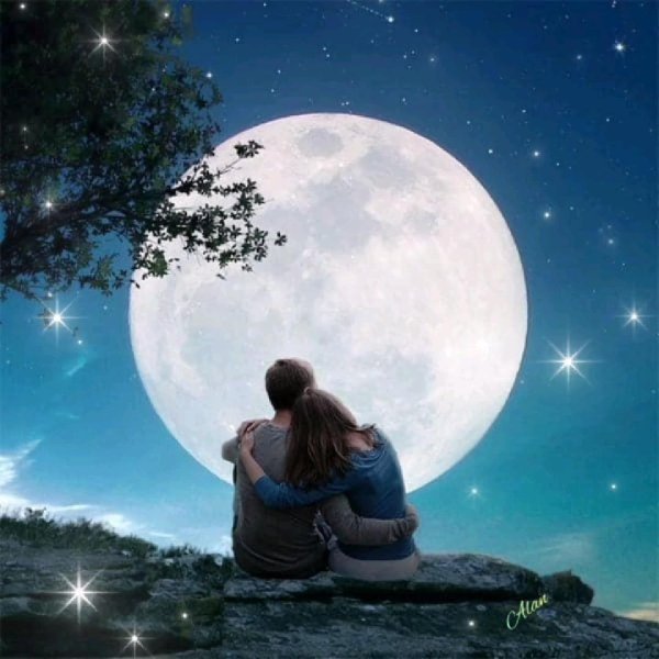 Девушка под луной