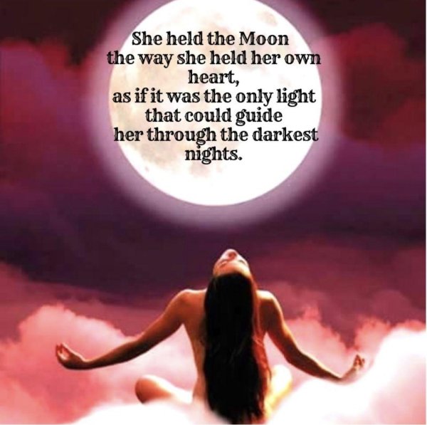 Девушка под луной