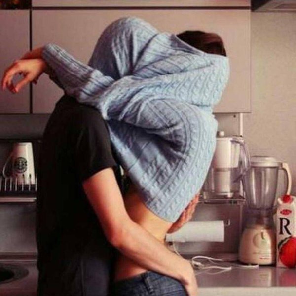 Девушка сверху парня