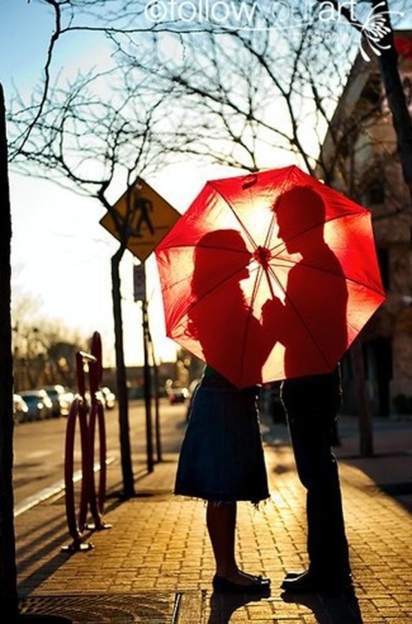 Девушка под зонтом