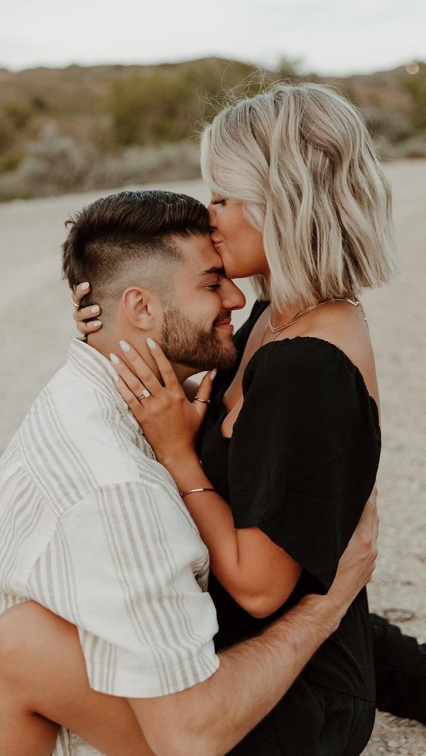 Парень девушка блондинка