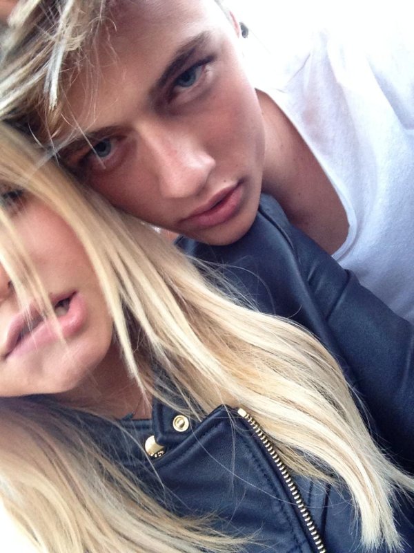 Парень девушка блондинка