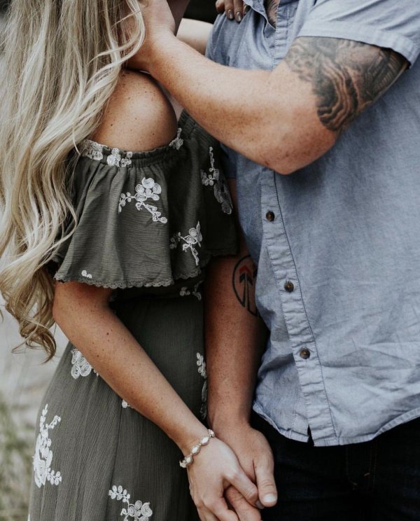 Парень девушка блондинка