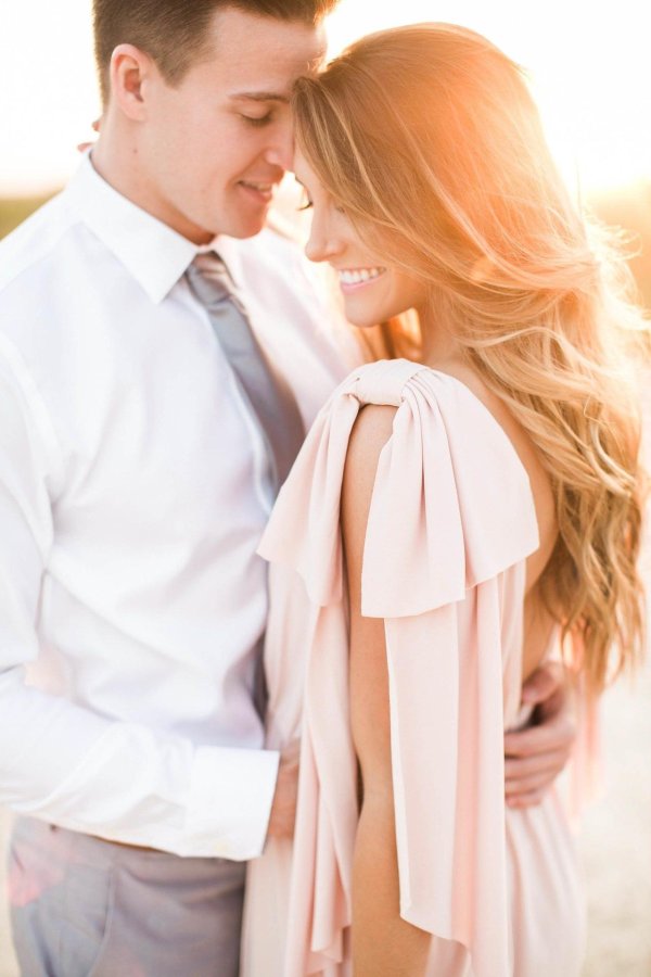 Парень девушка блондинка