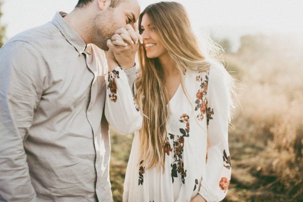 Парень девушка блондинка