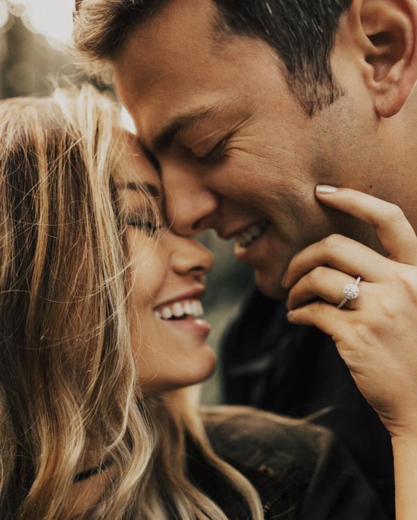 Парень девушка блондинка