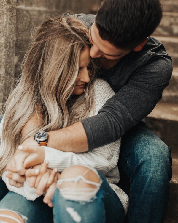 Парень девушка блондинка