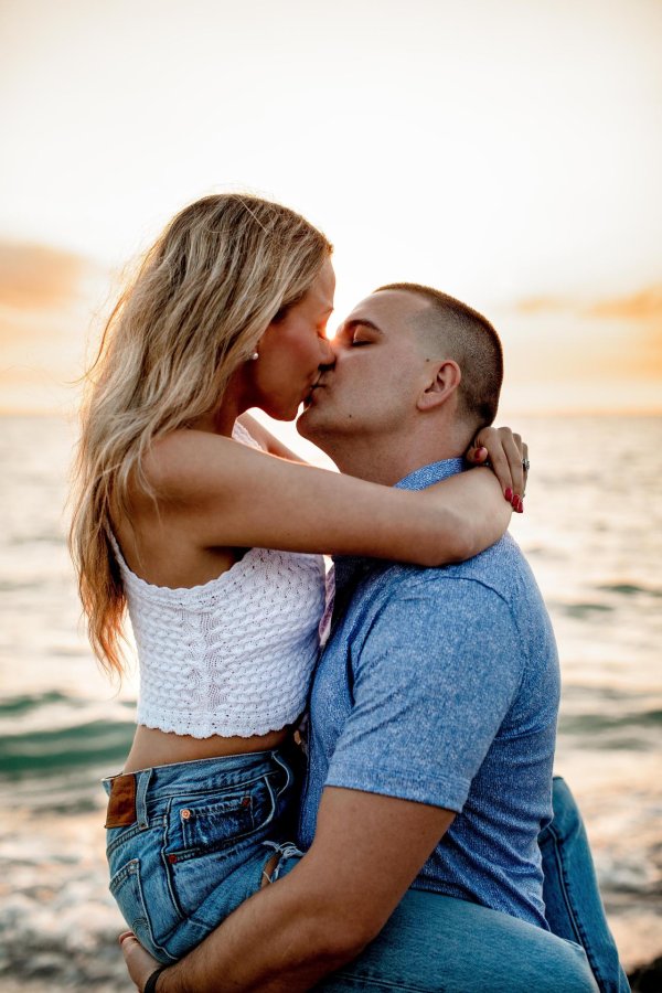 Парень девушка блондинка