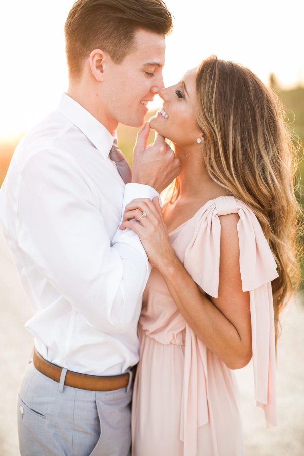 Парень девушка блондинка