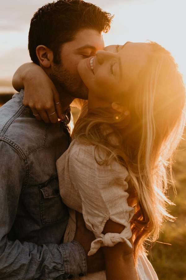 Парень девушка блондинка