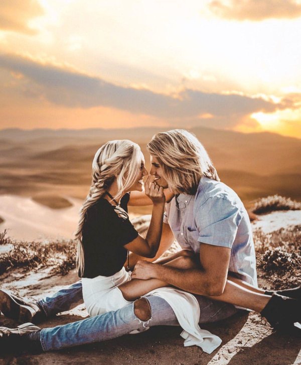 Парень девушка блондинка