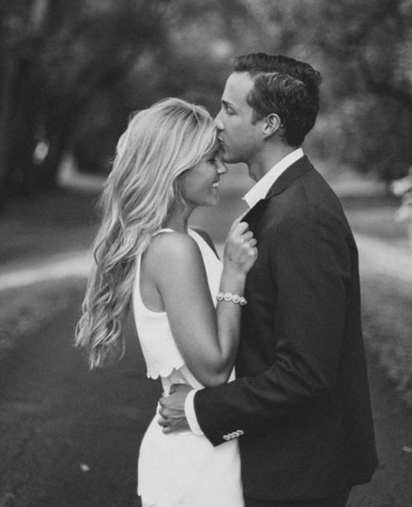 Парень девушка блондинка