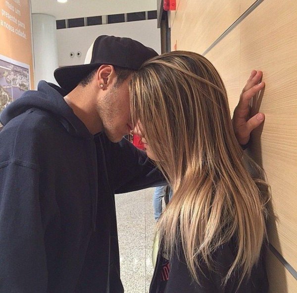 Парень девушка блондинка