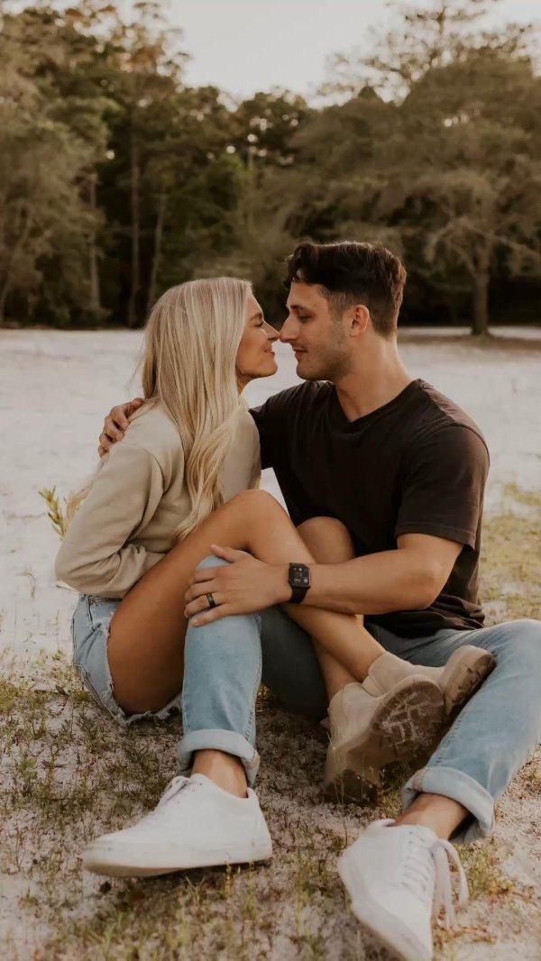 Парень девушка блондинка