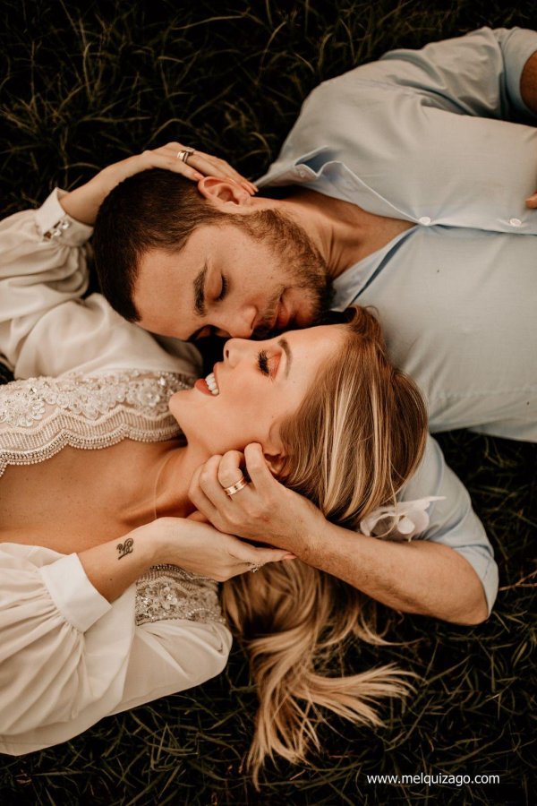 Парень девушка блондинка