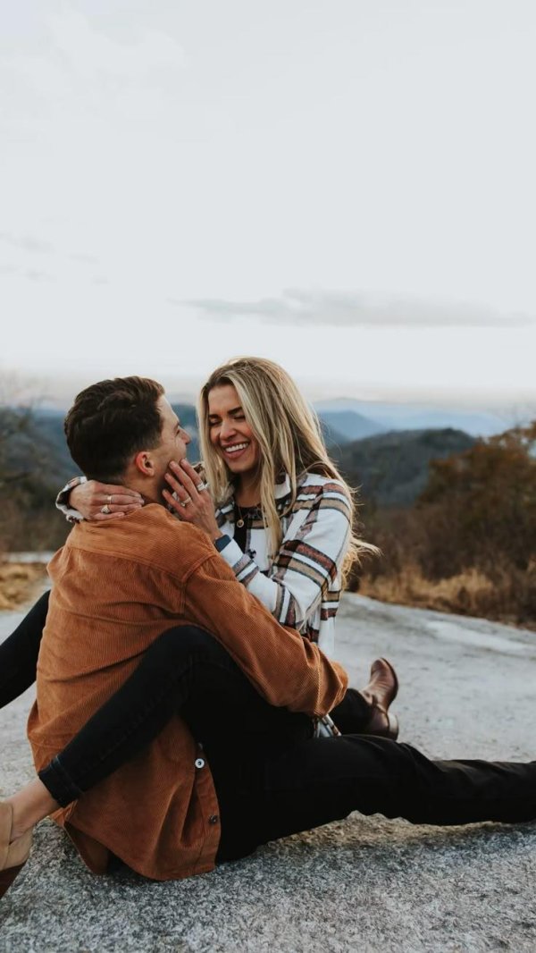 Парень девушка блондинка