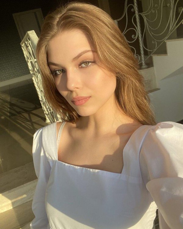 Девушка 16 летния