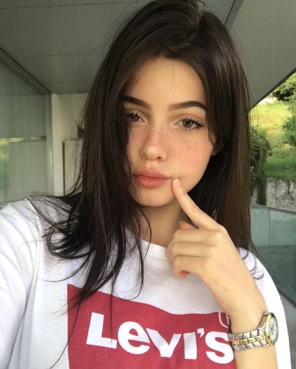 Девушка 16 летния