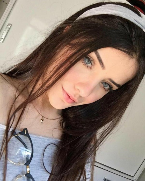 Девушка 16 летния