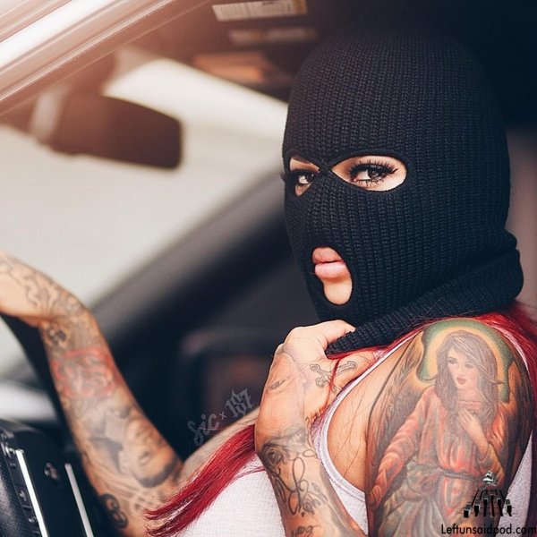 Бандит и девушка