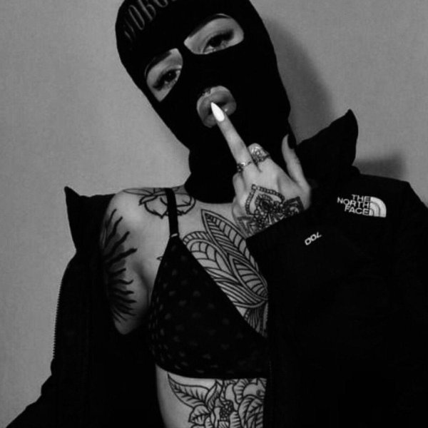 Бандит и девушка