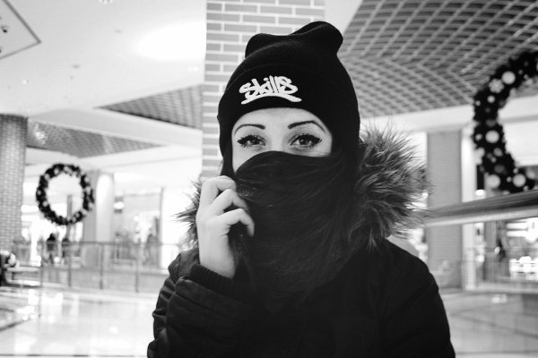 Бандит и девушка