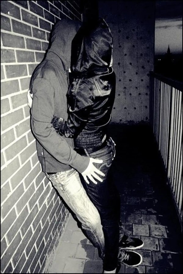 Бандит и девушка